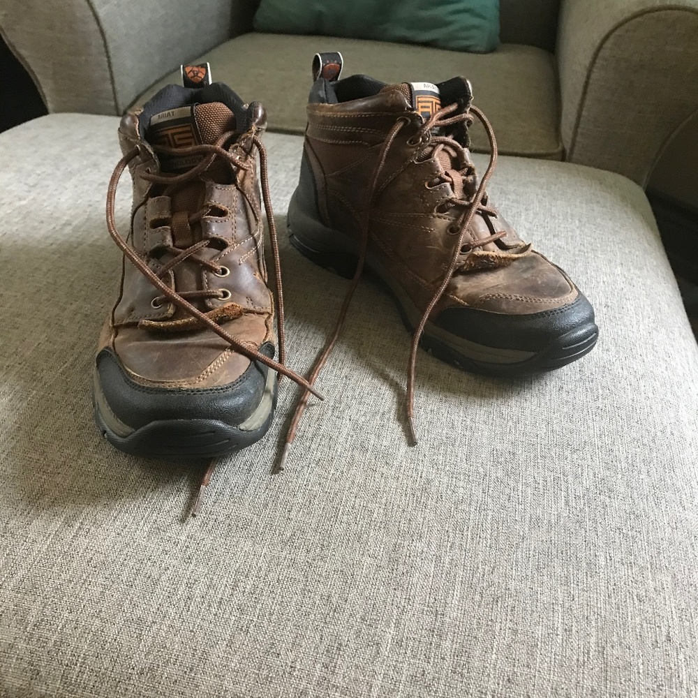 Ariat men's hiking boots  size 8.5